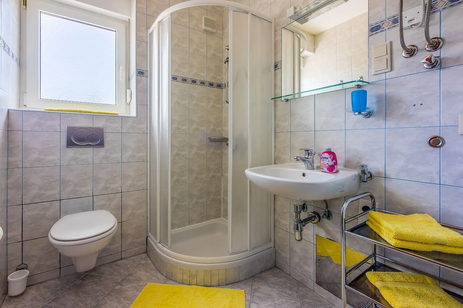 Komfortables Apartment Nur 500 Meter Zum Strand Mit Meerblick, Klima, Privatem Balkon Crikvenica