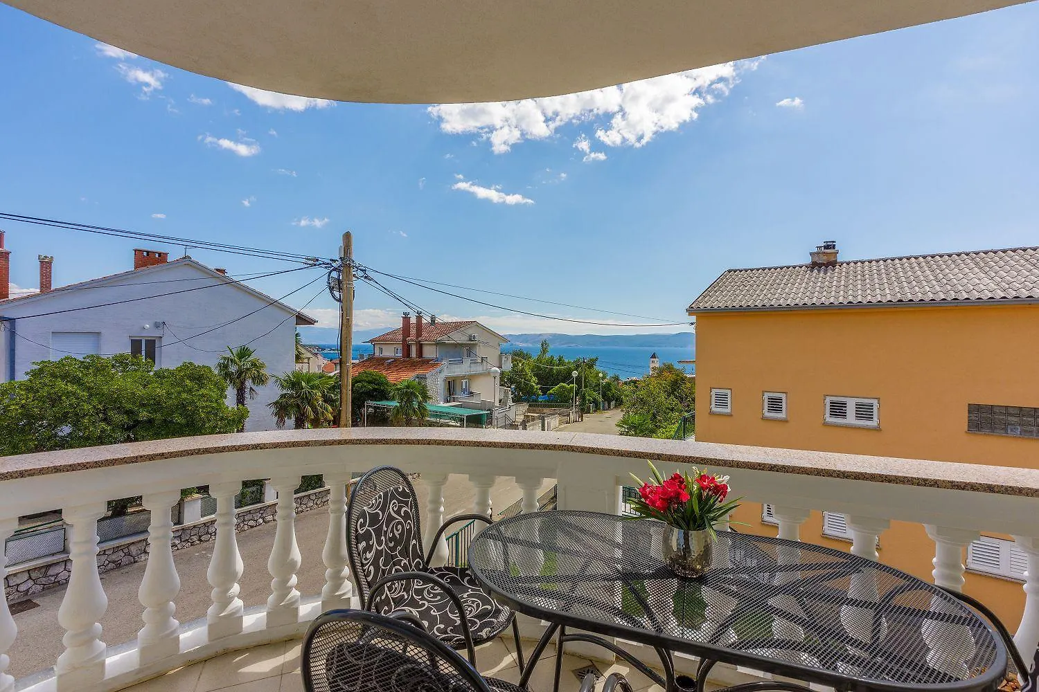 Komfortables Apartment Nur 500 Meter Zum Strand Mit Meerblick, Klima, Privatem Balkon Crikvenica